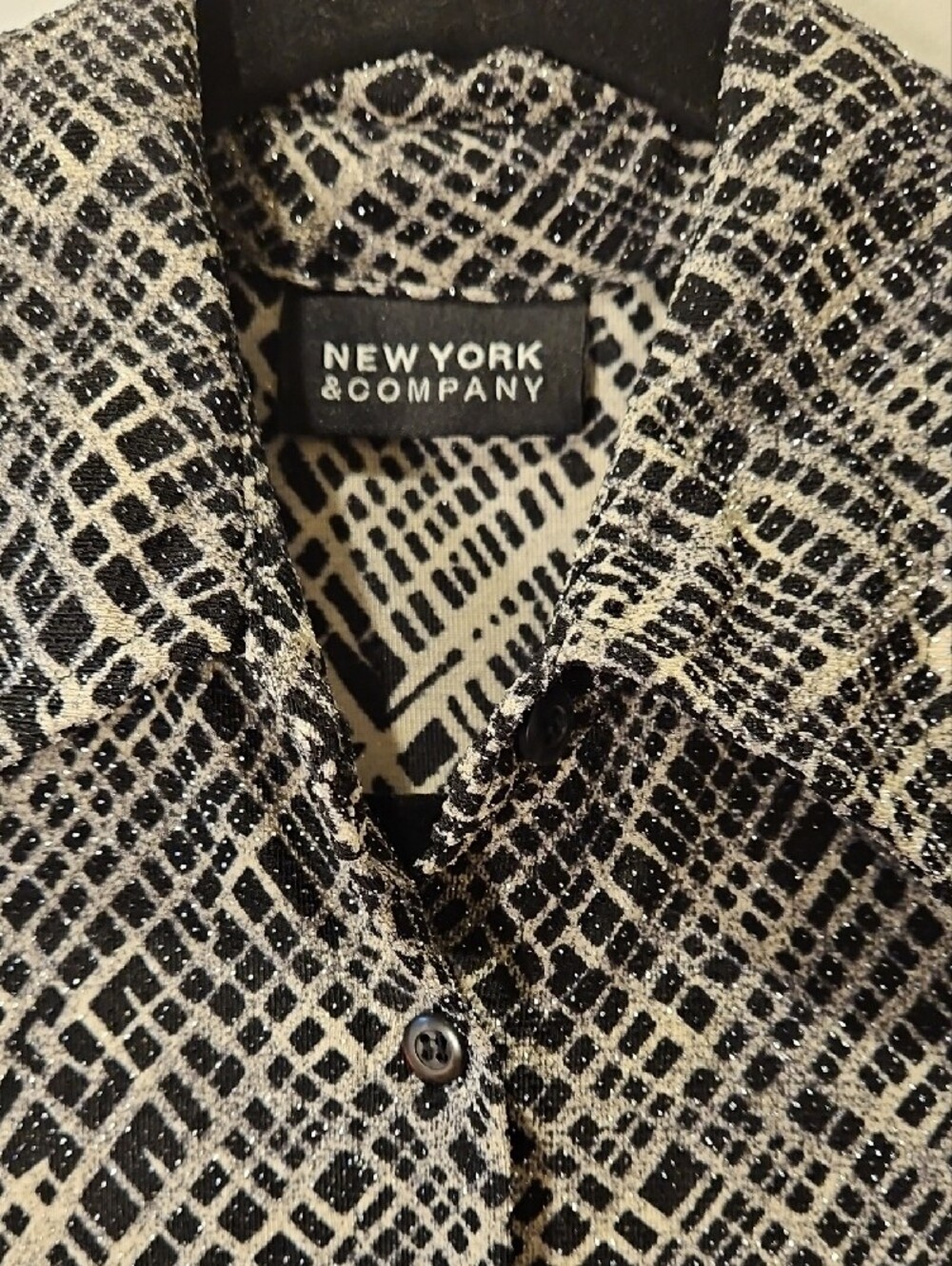 Sparkly Metalic Thread Woven In Bold Crosshatch 0128